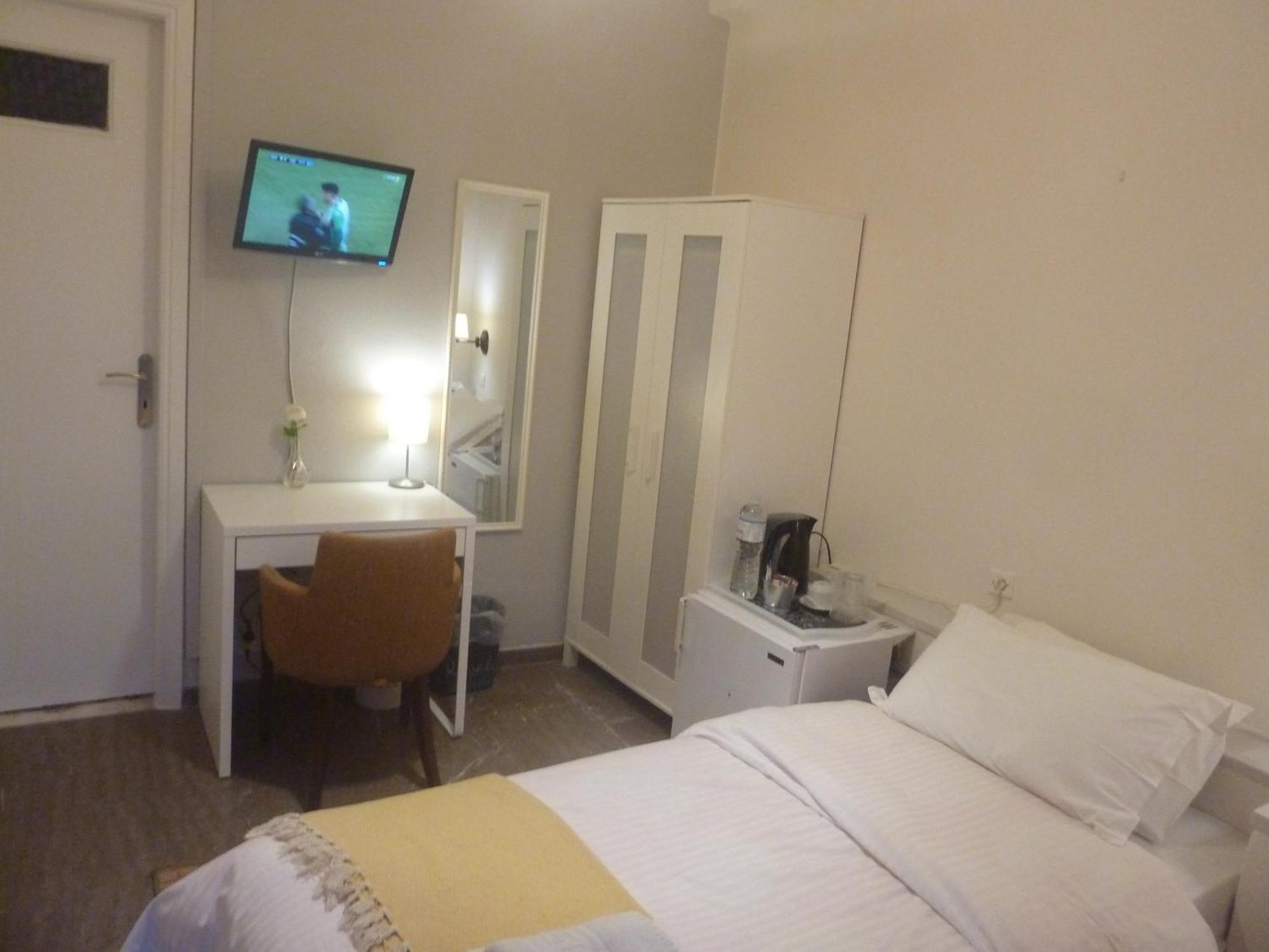 Zoe Pension Hermione Chambre photo